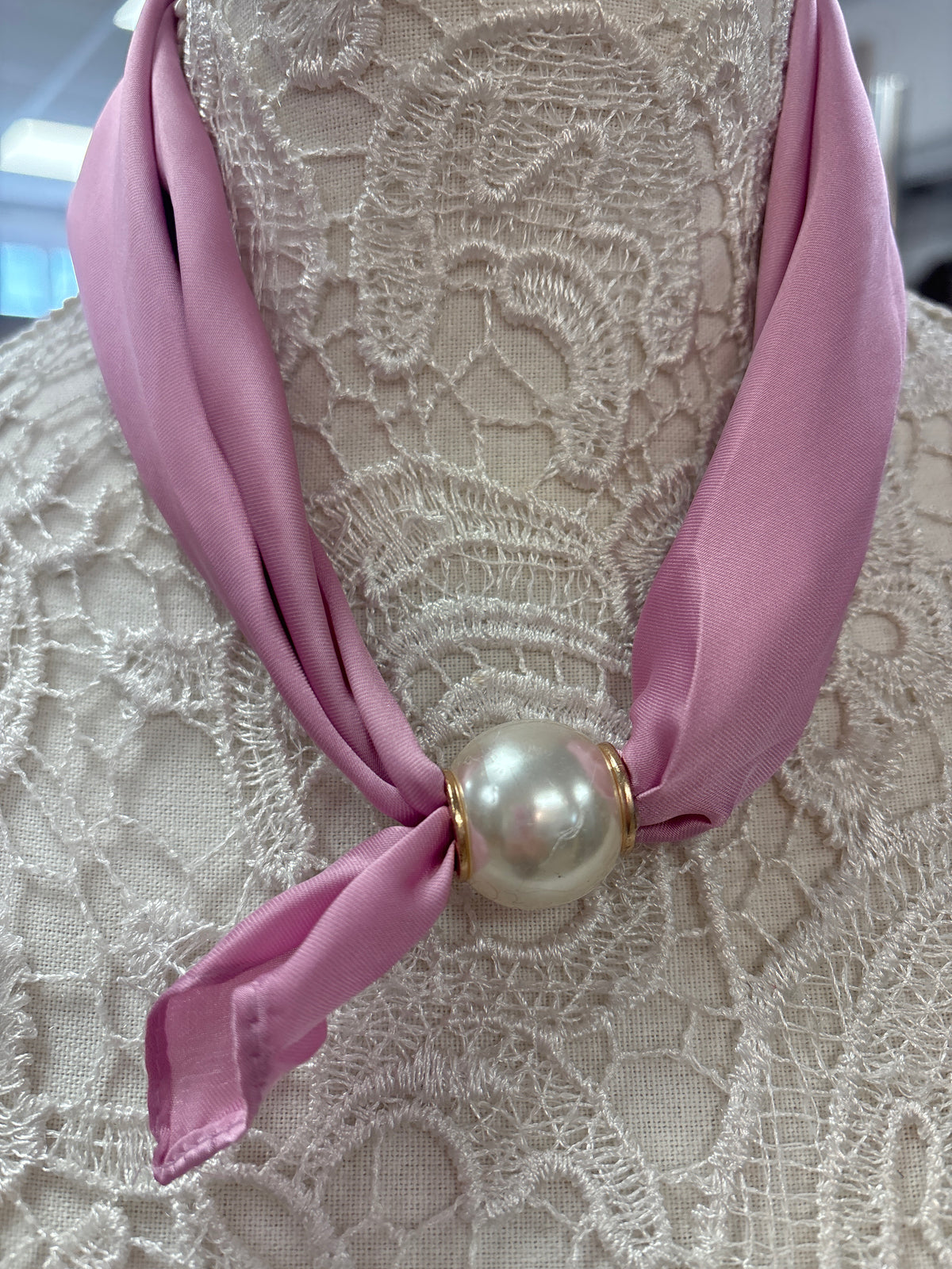 Clover pink pearl scarf
