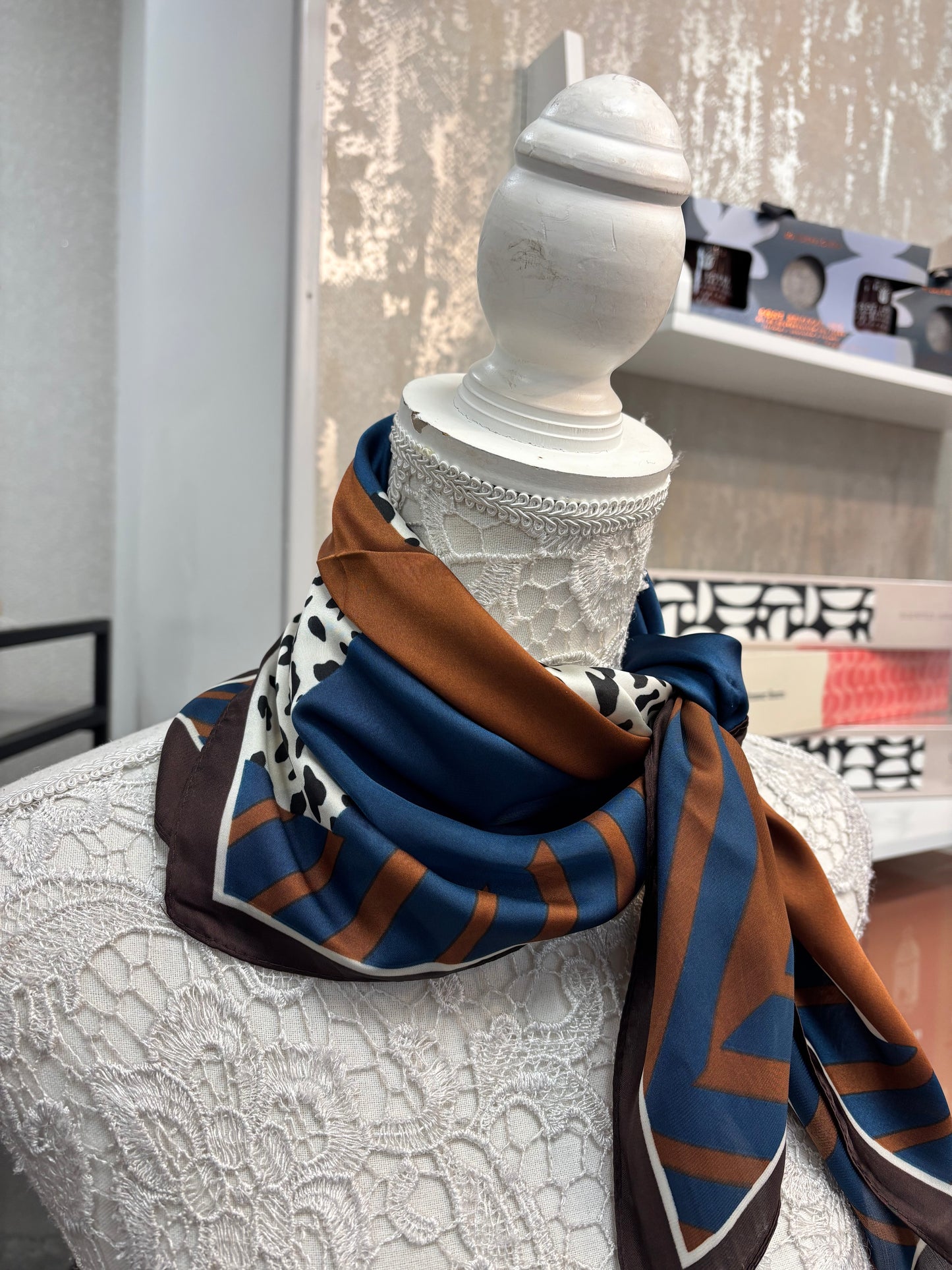 Gilly cheeta neck scarf