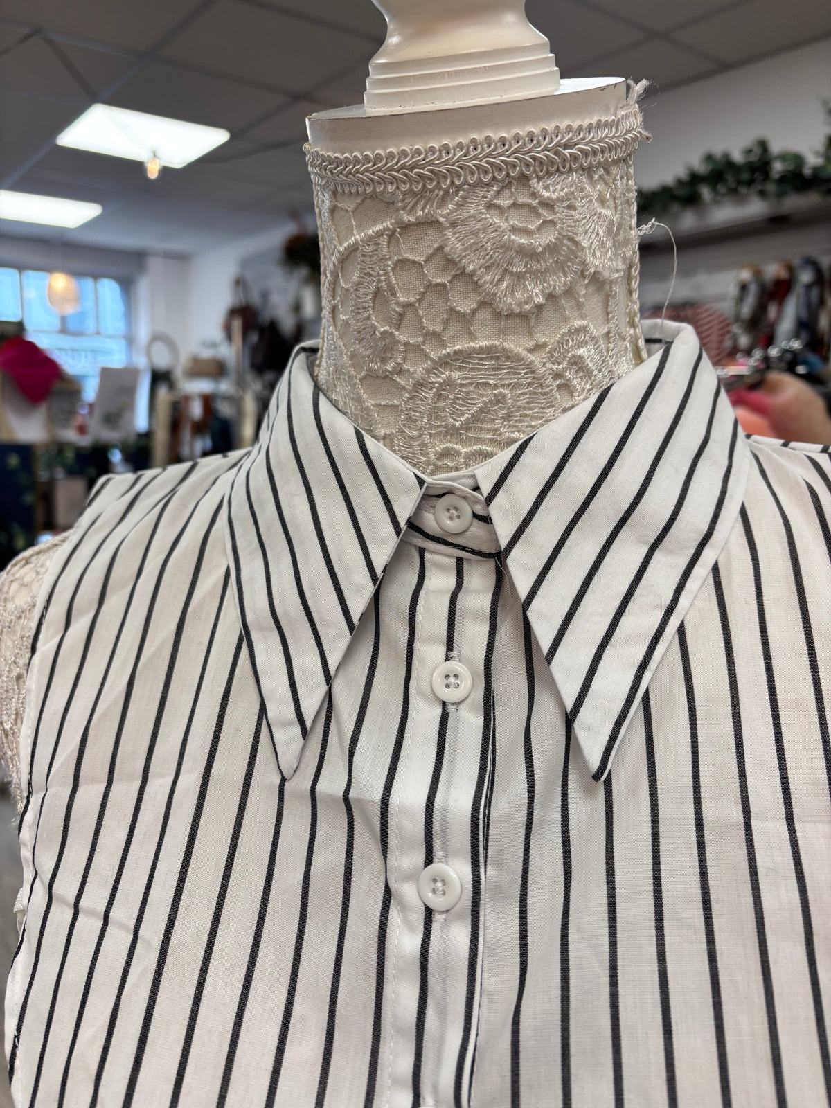 Freya mock collar