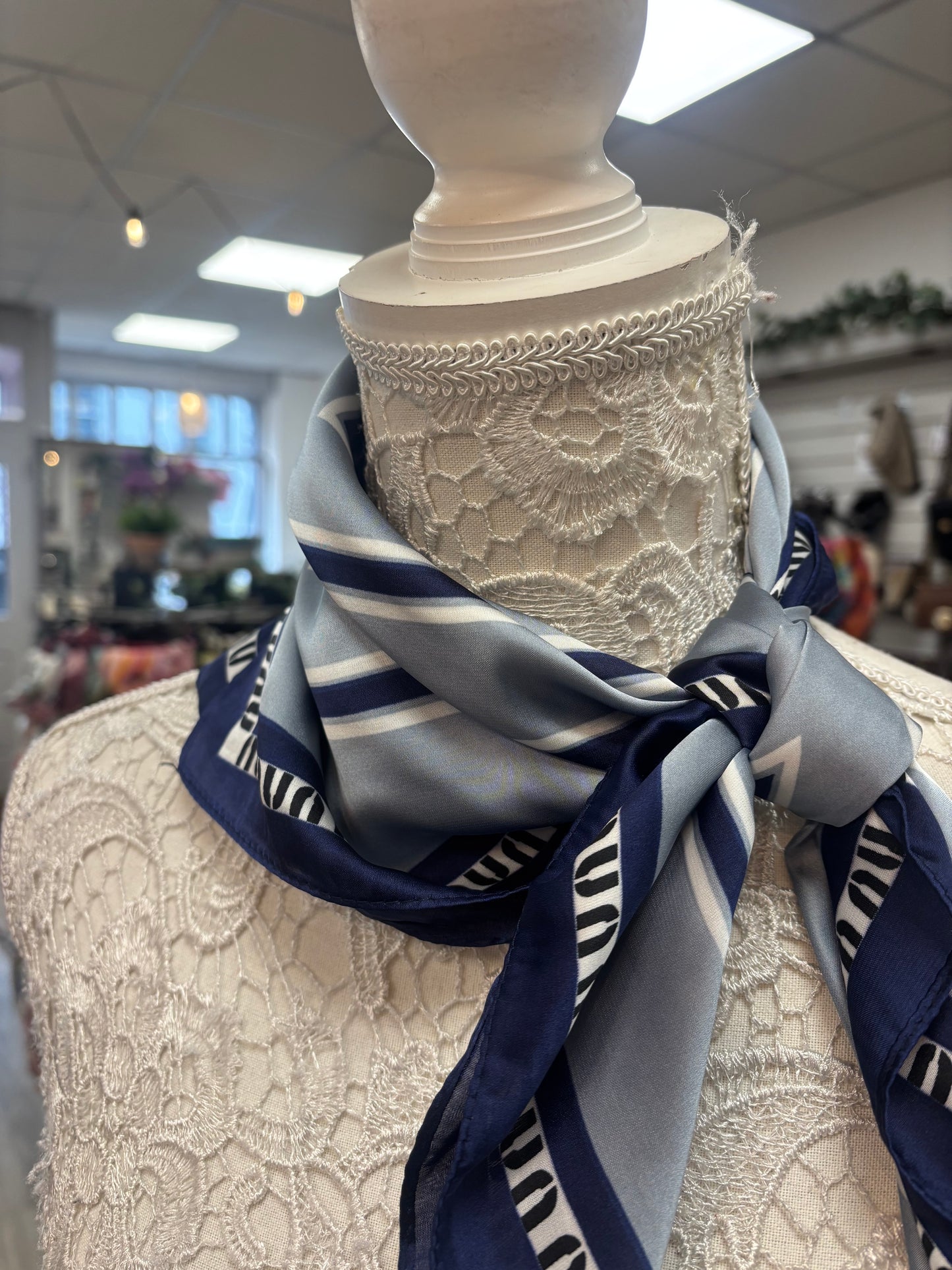 Striped neck scarf