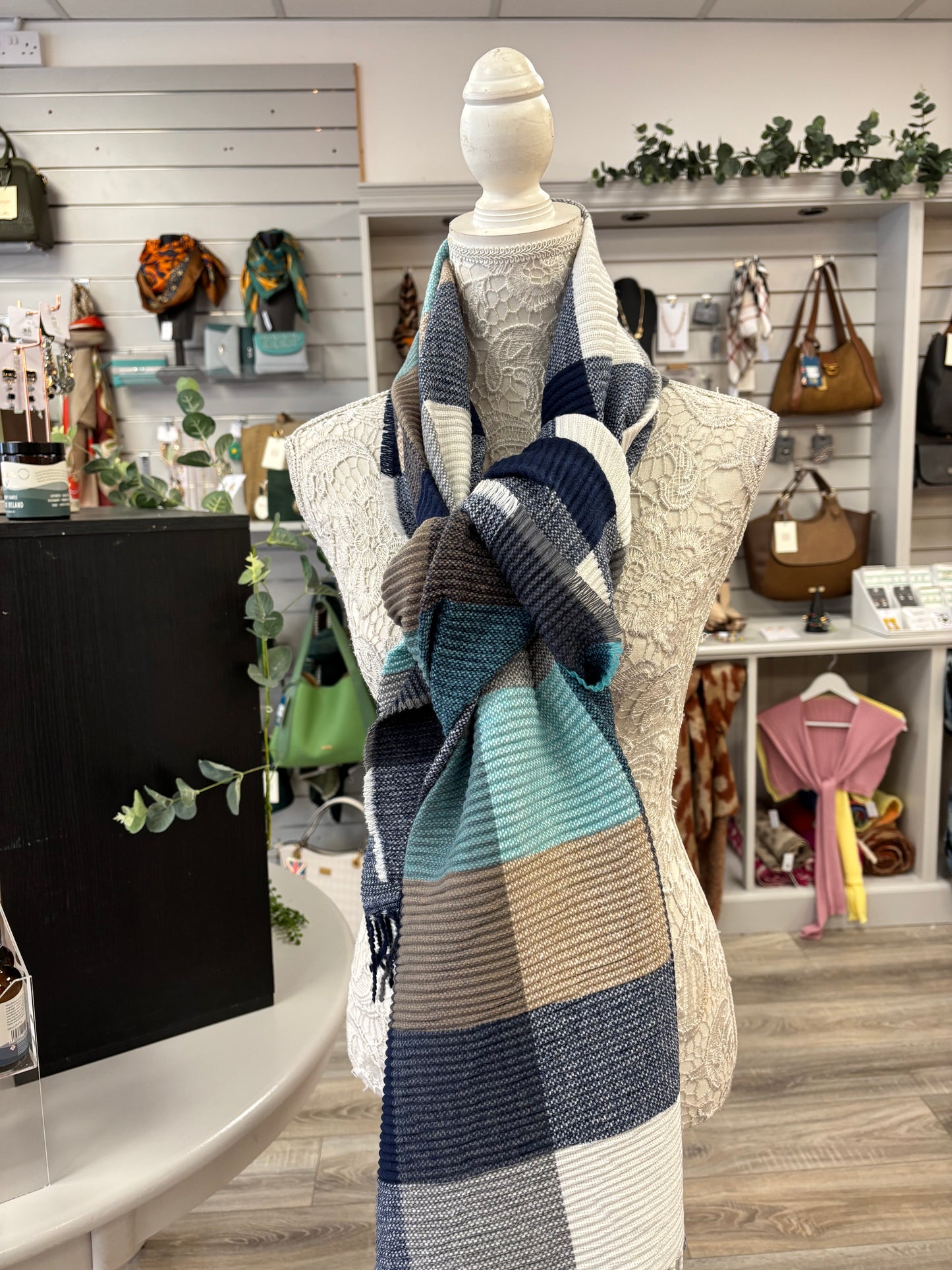 Rita Scarf