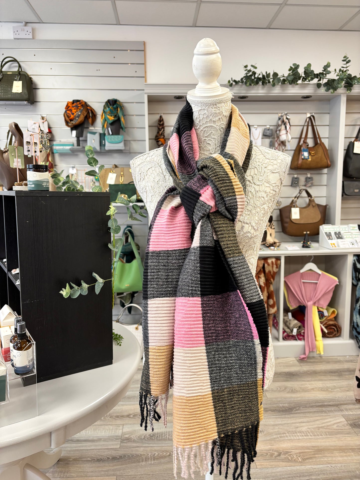 Rita Scarf