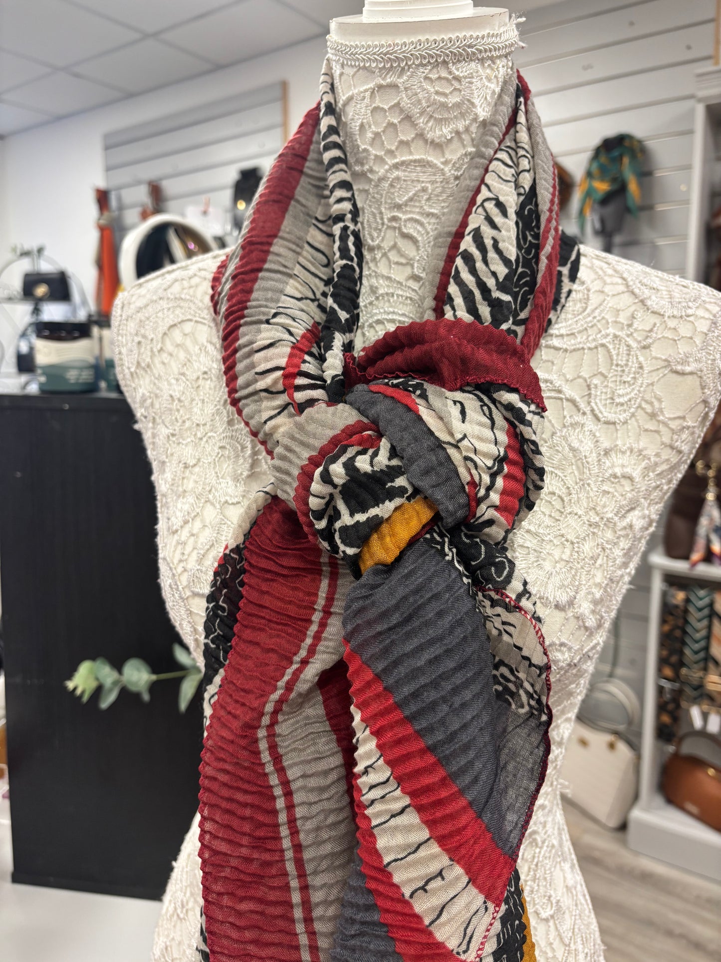 Leona crinkle light weight scarf