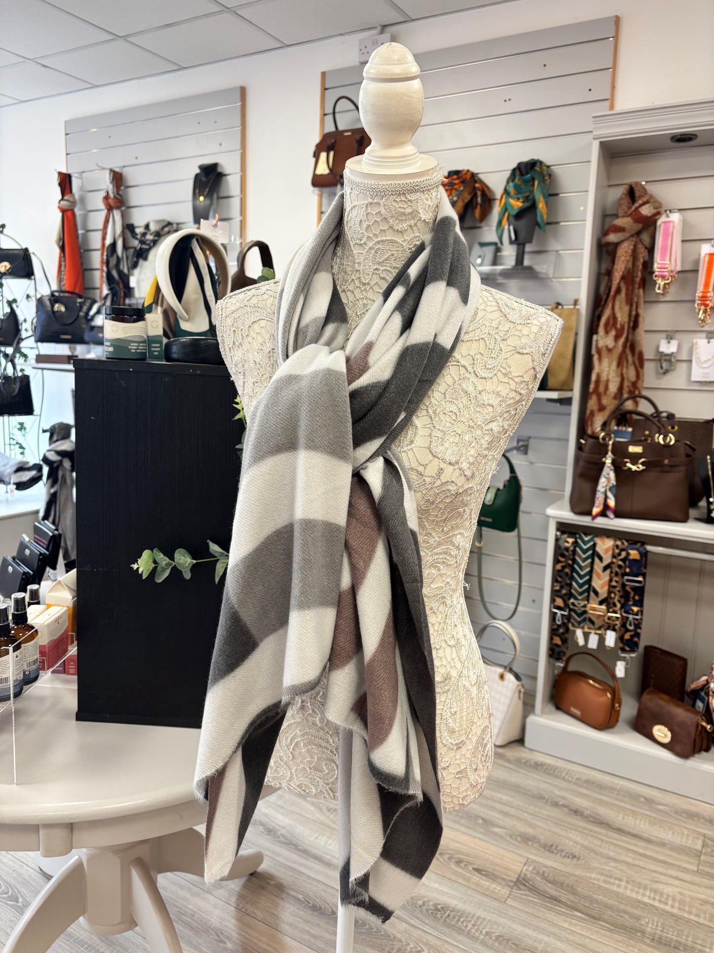 Bonnie fleece scarf