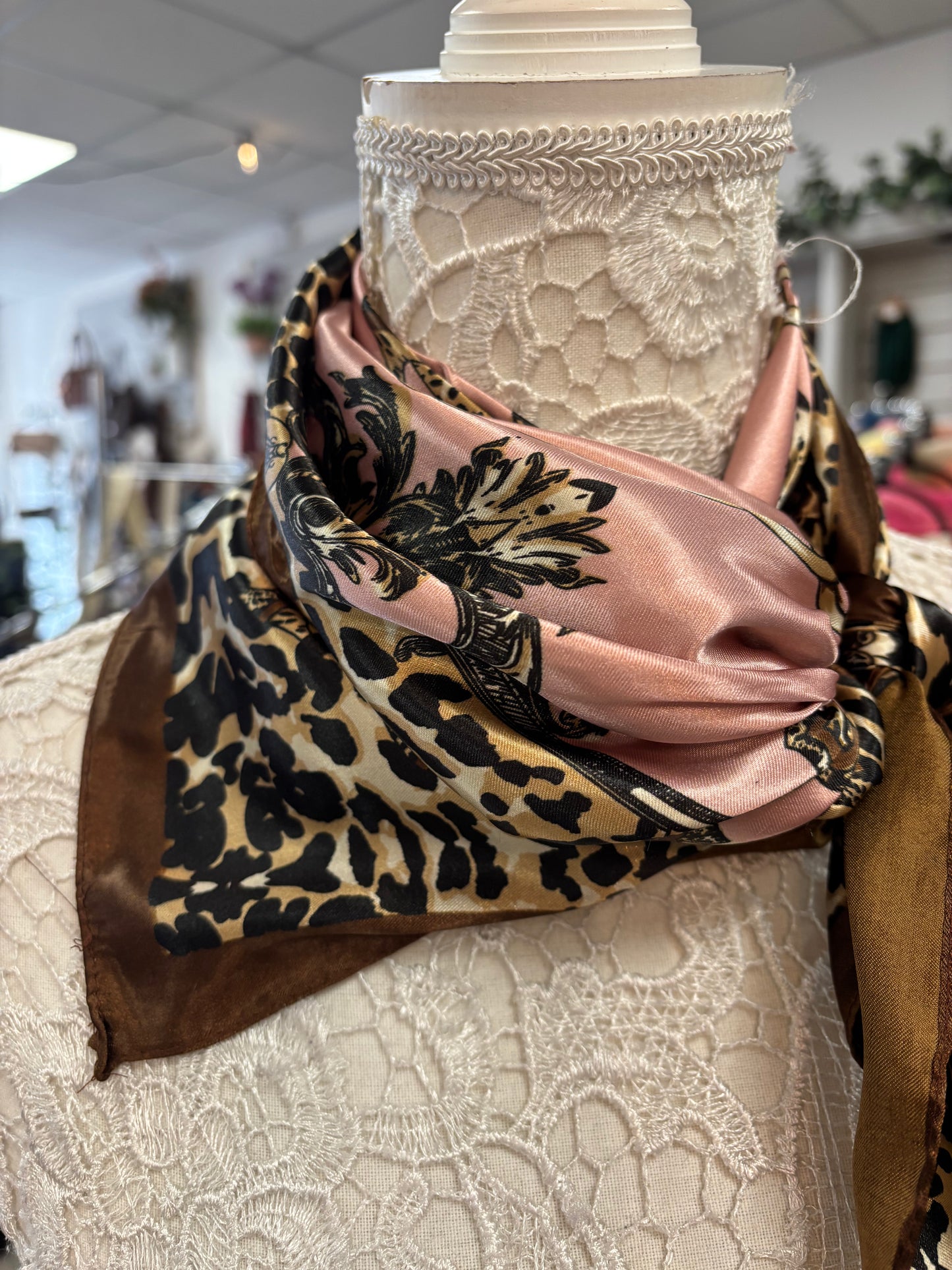 Betsy 90x90 satin feel next scarf