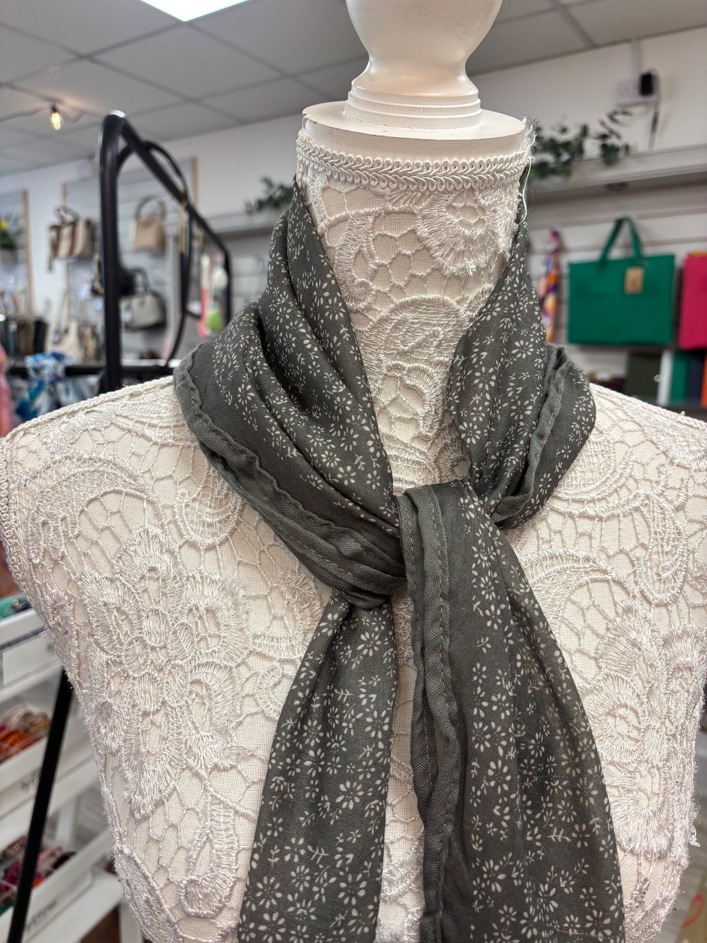 Annie scarf