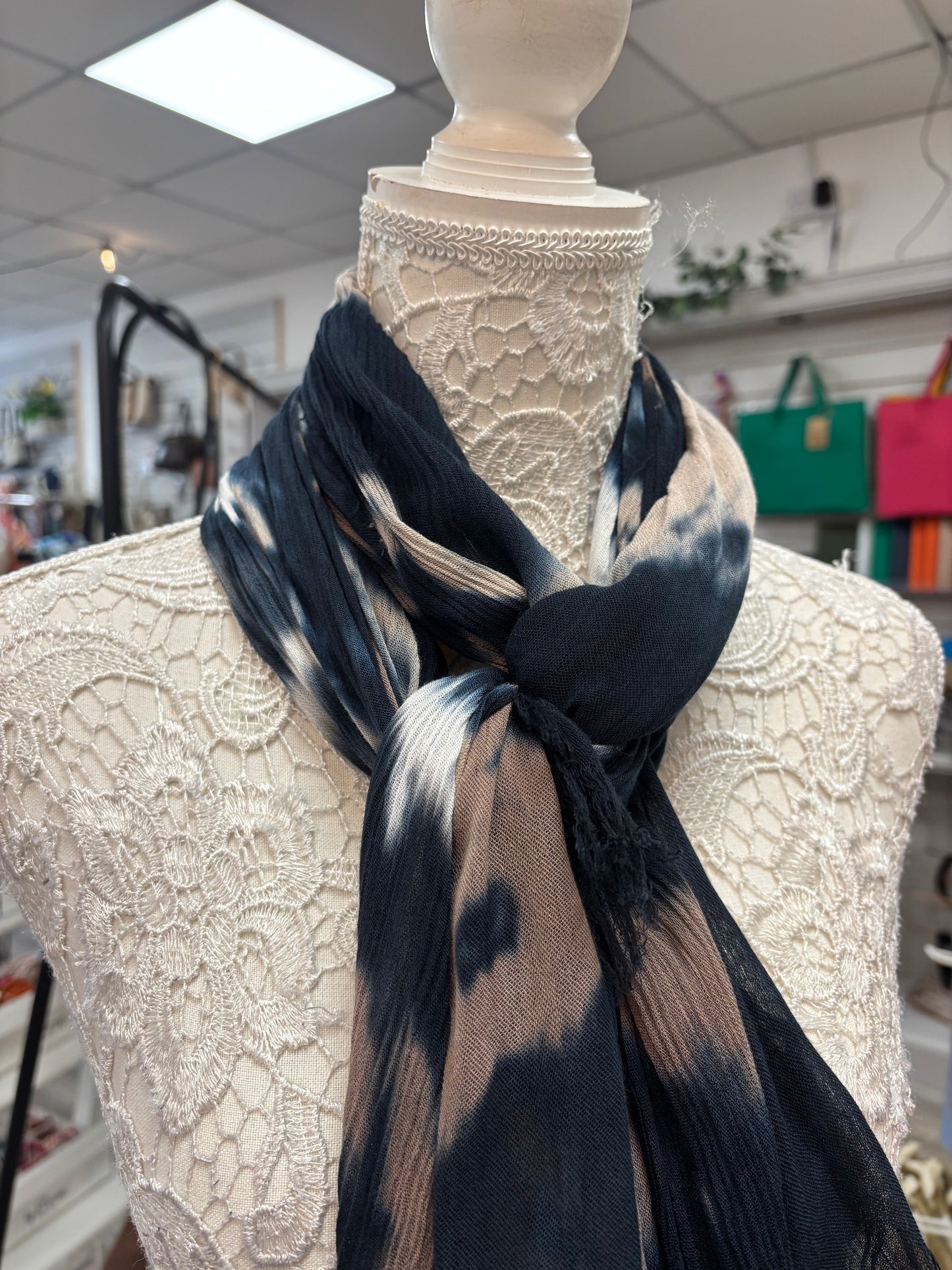 Willow crinkle scarf