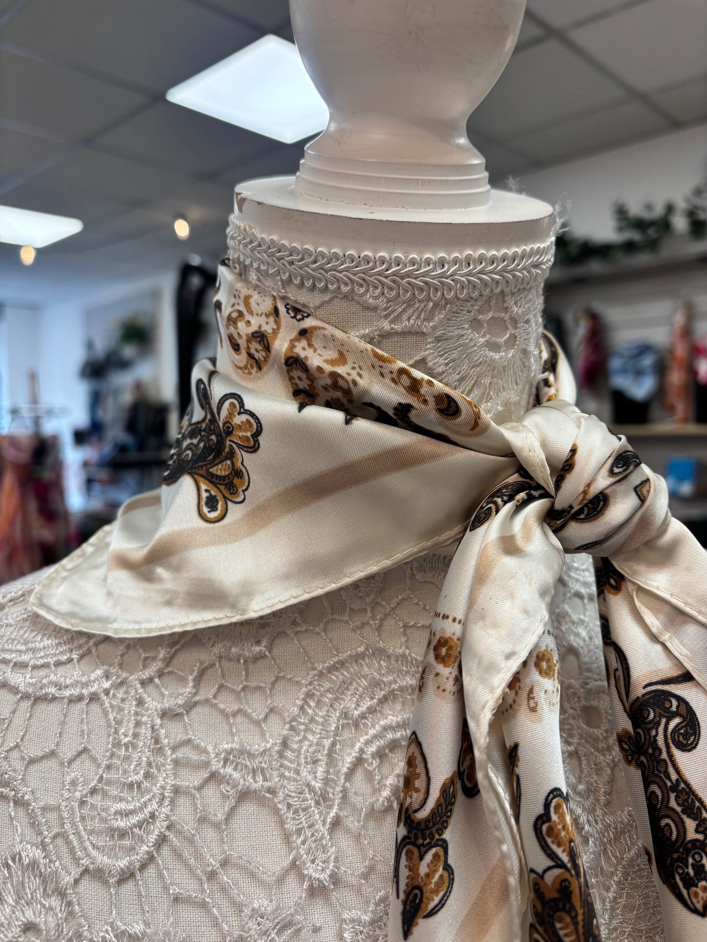 Tilly neck scarf