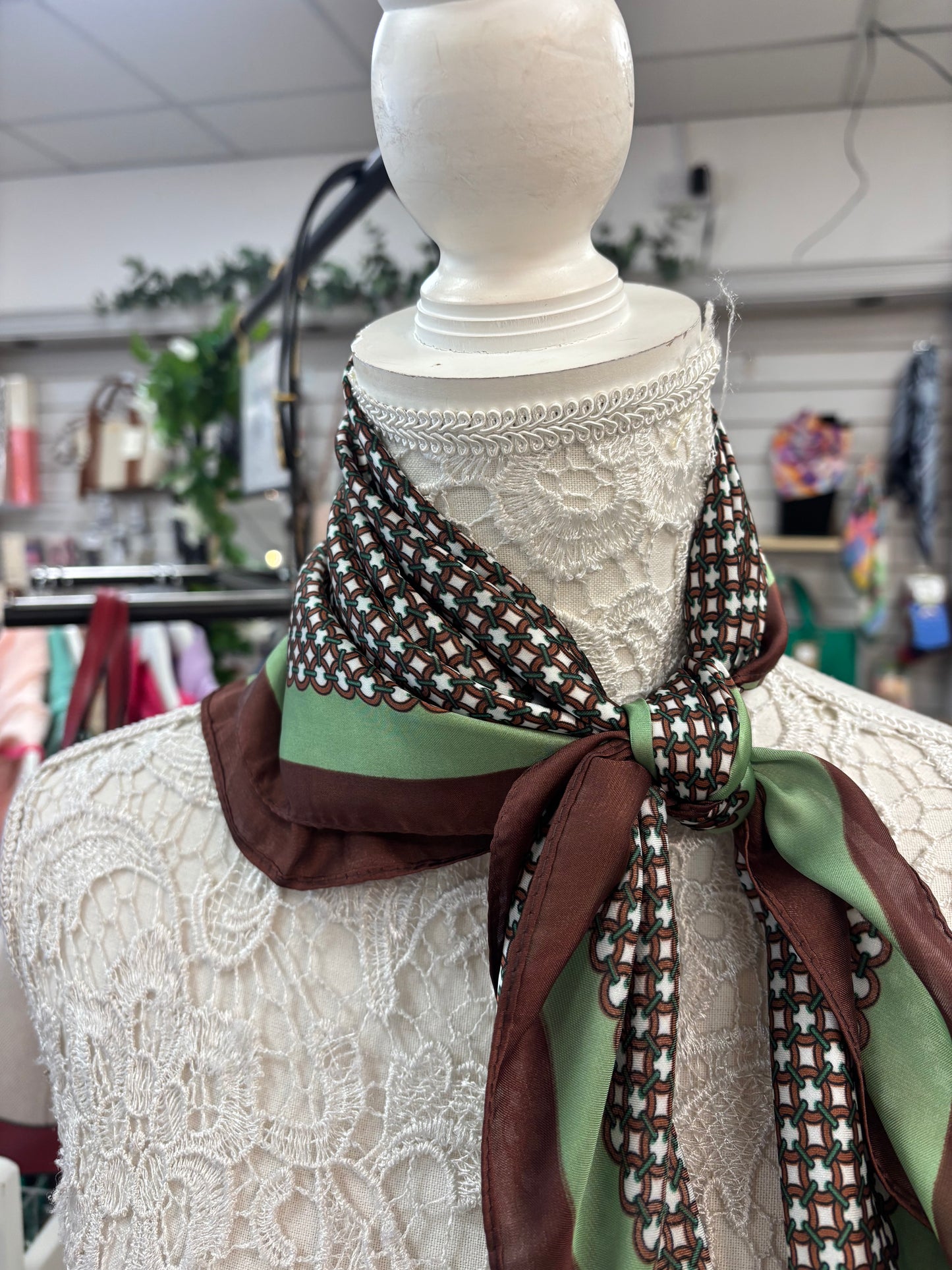 Riba neck scarf