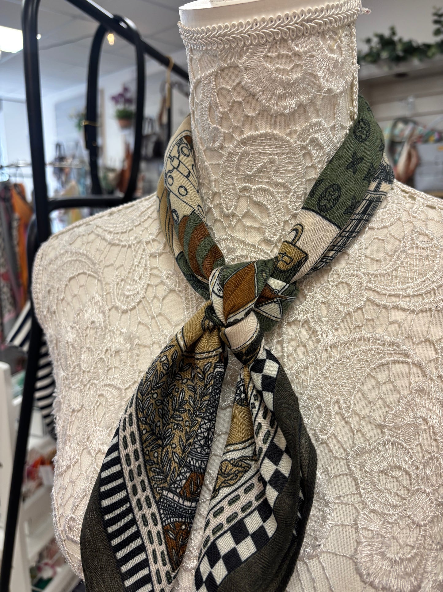 Traveller print neck scarf