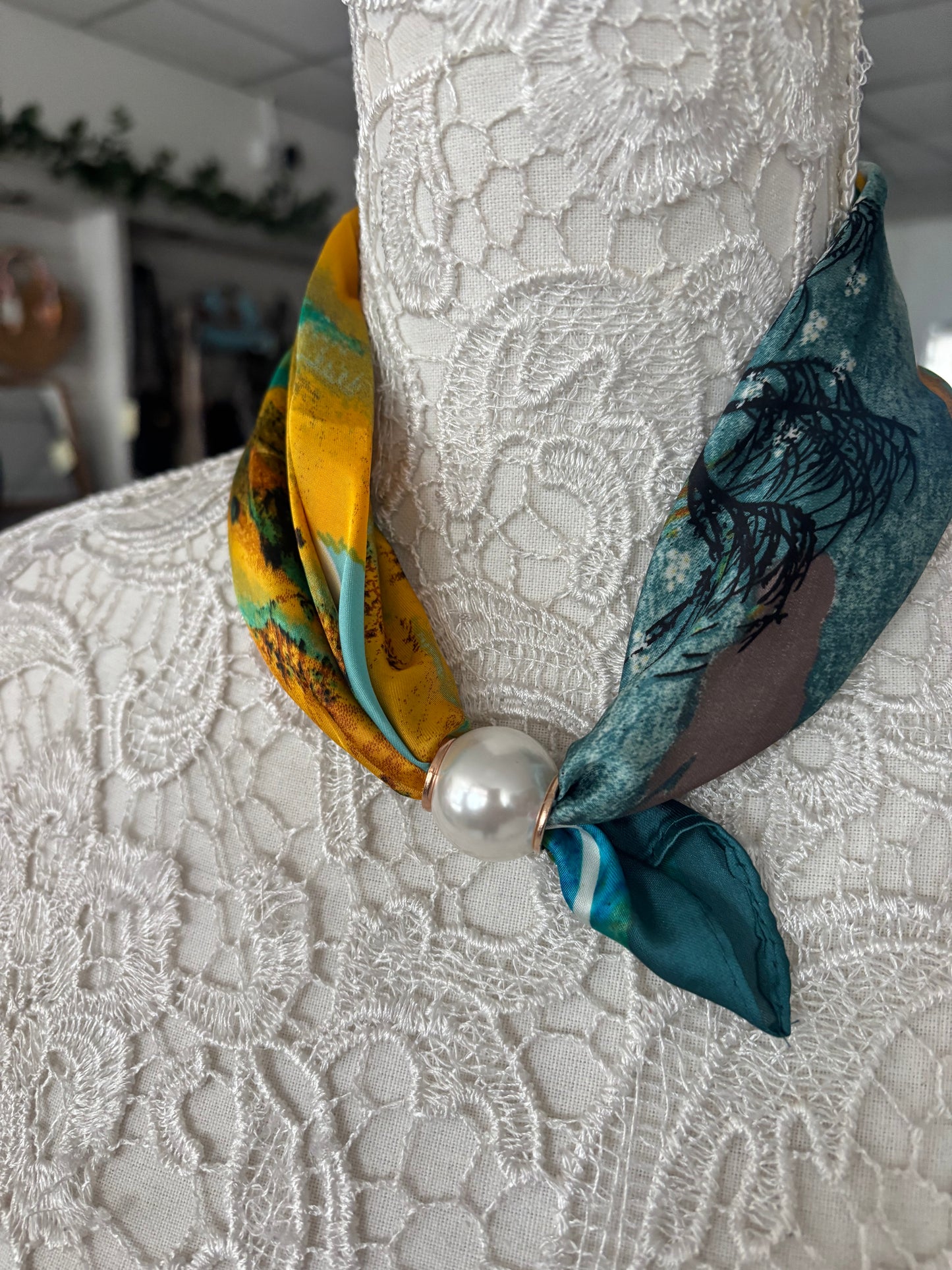 Fern magnetic pearl scarf