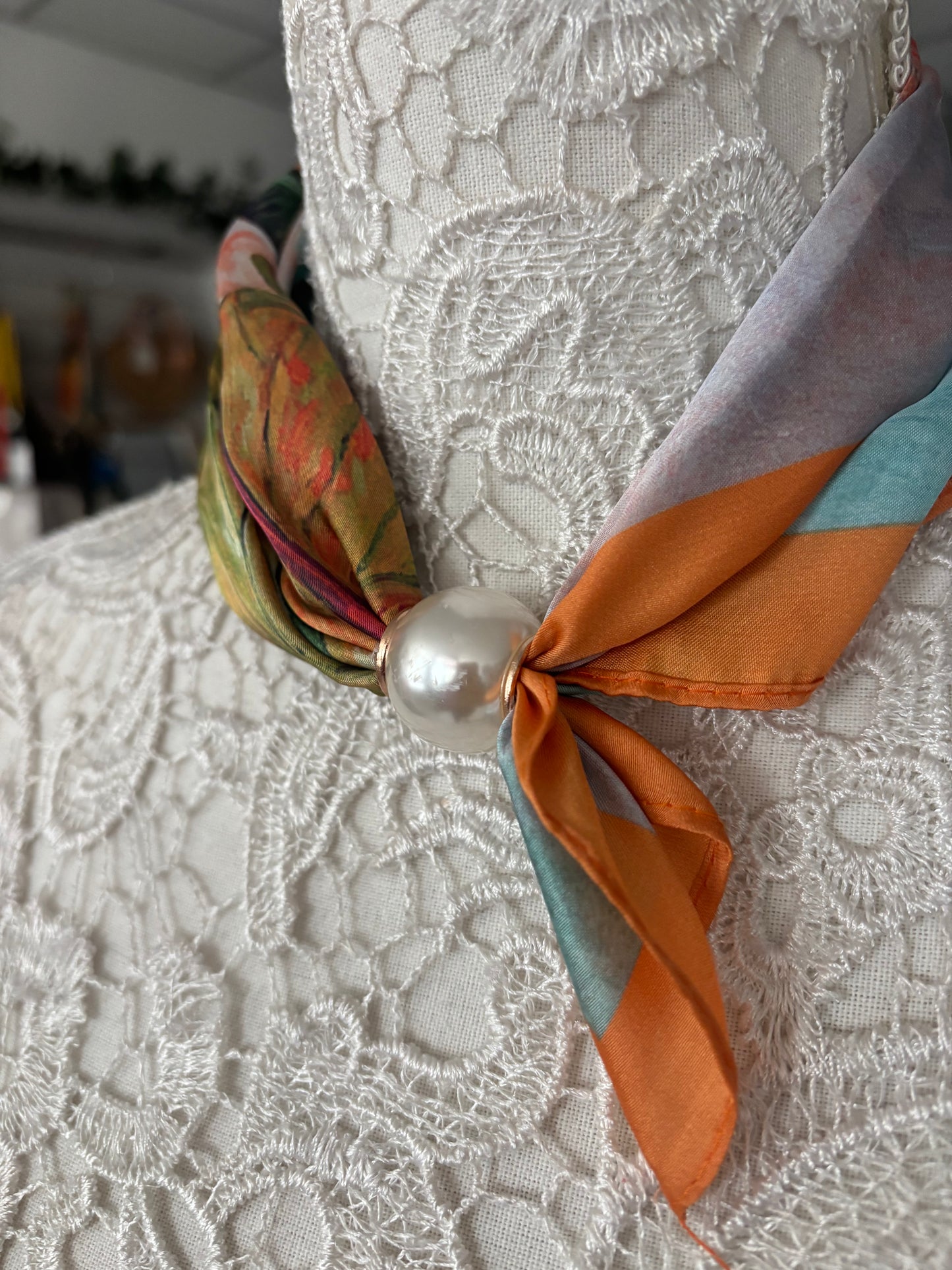 Aspen magnetic pearl scarf