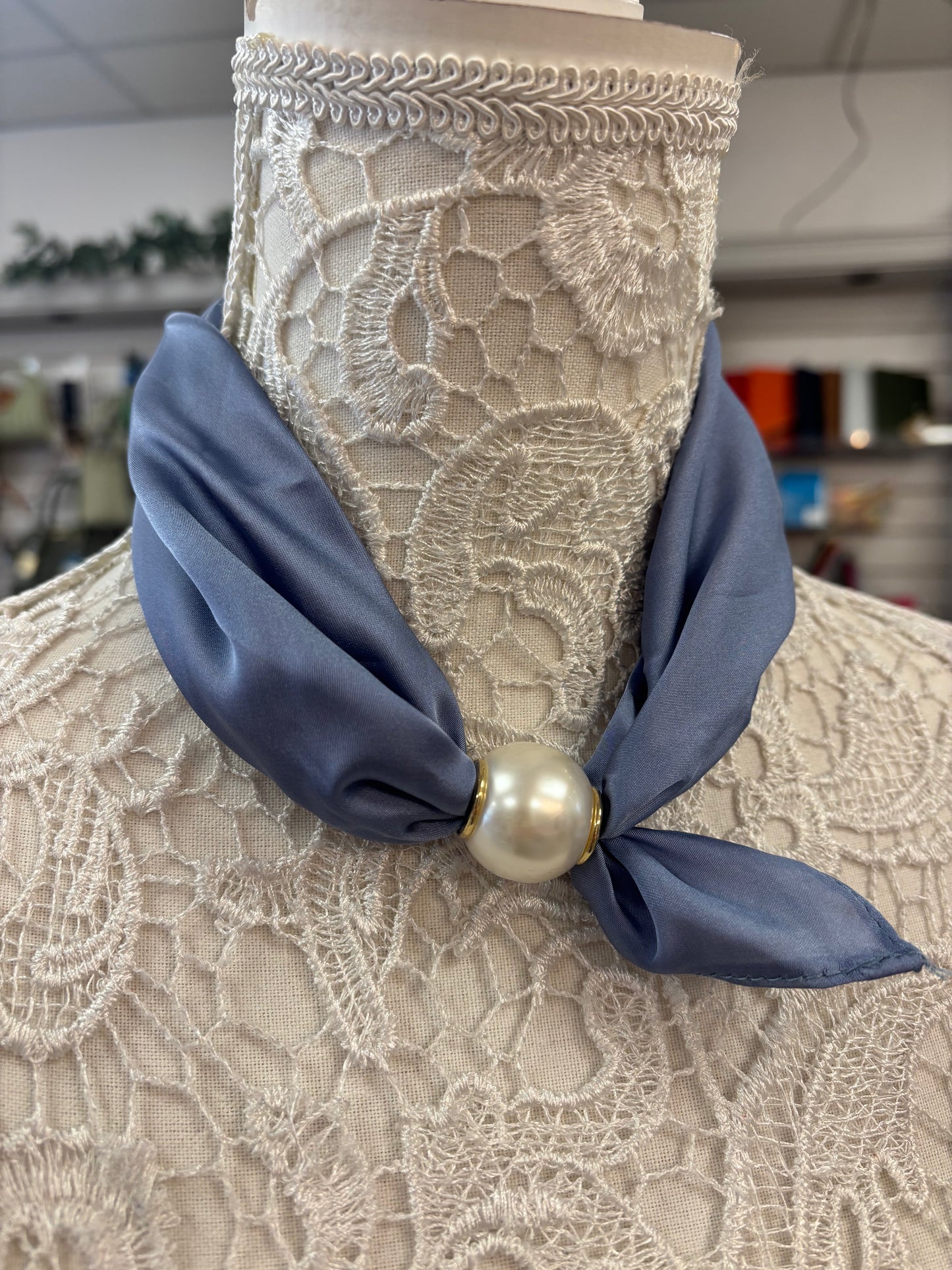 Lisa blue Pearl scarf