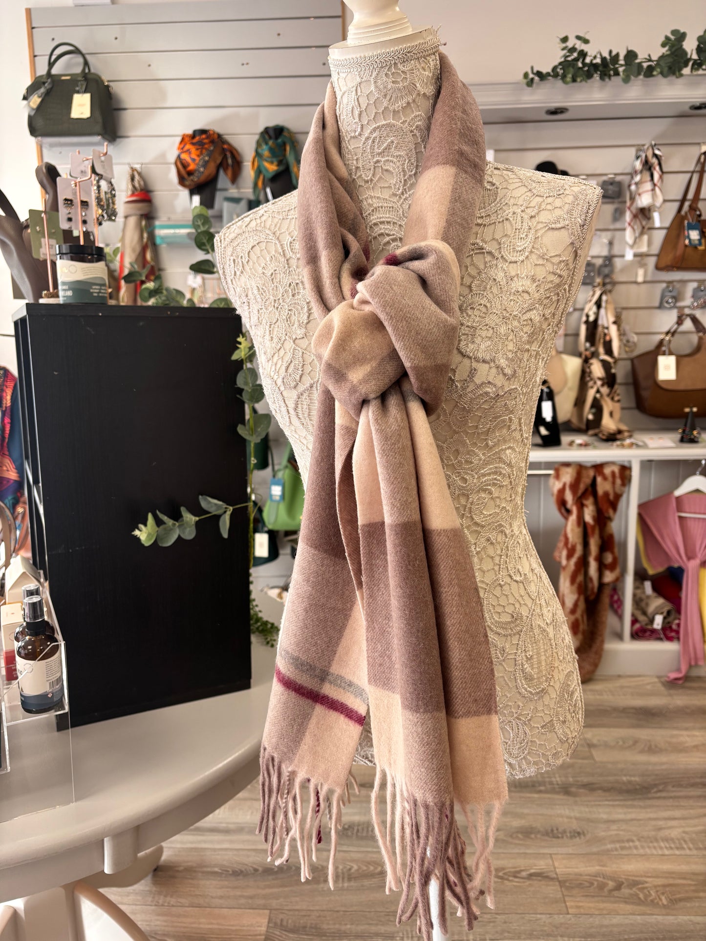 Luna checked scarf