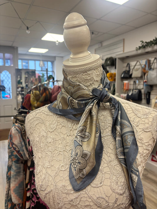 Paige Neck Scarf