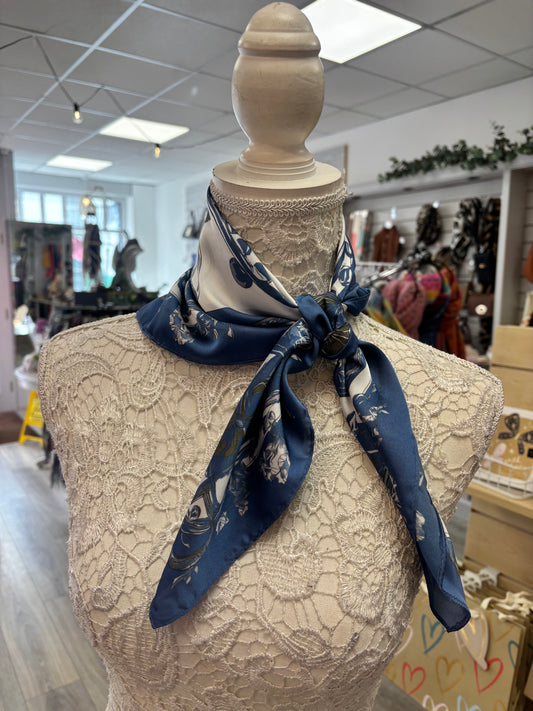 Raven neck scarf