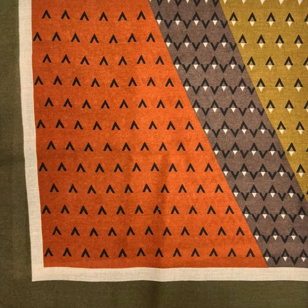 V shape pattern scarf