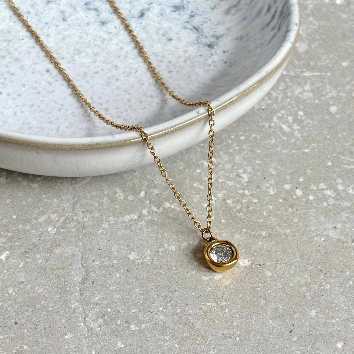 Tarnish Resistant Classic Moulded Zirconia Necklace