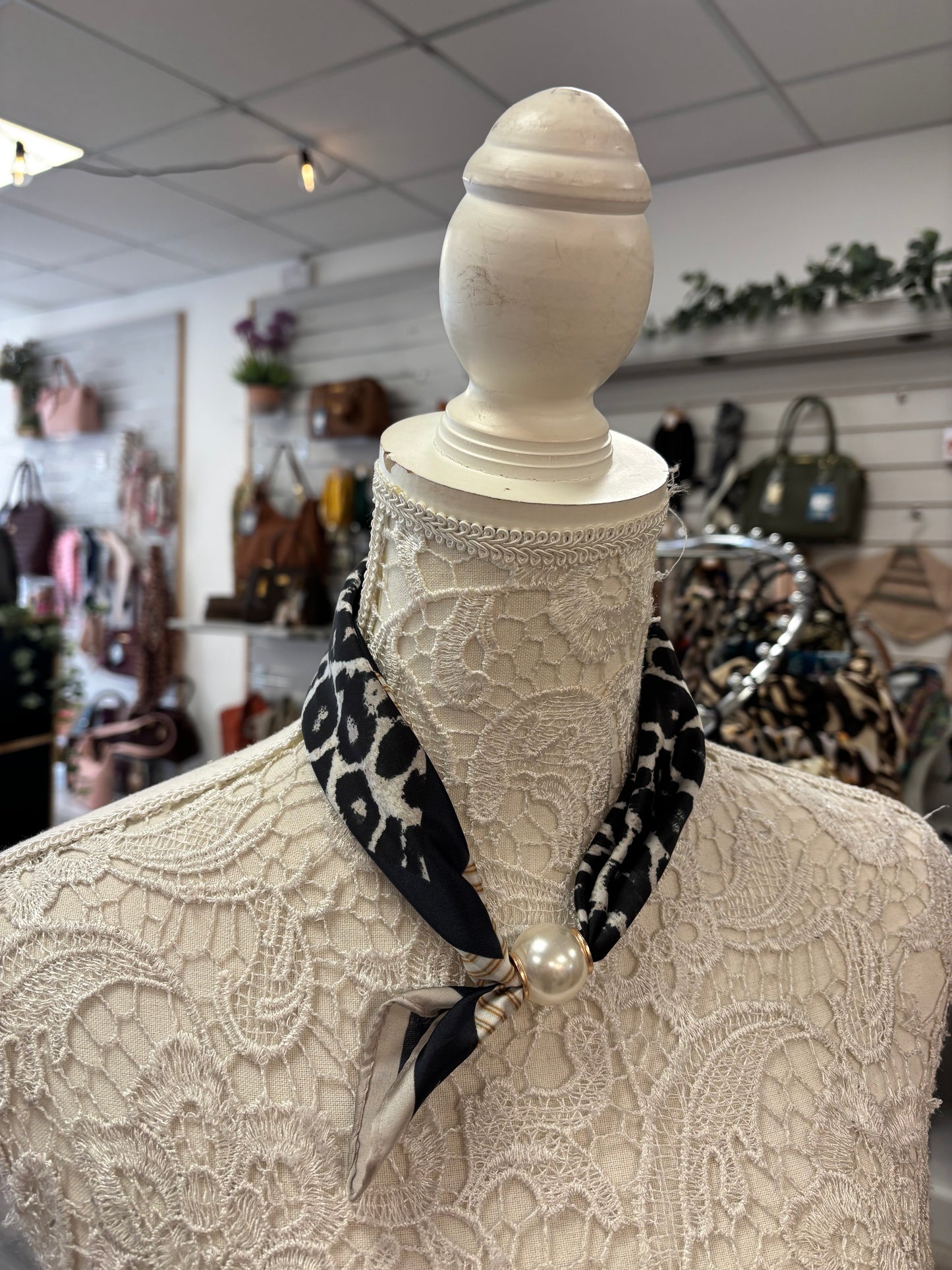 Dolly pearl scarf