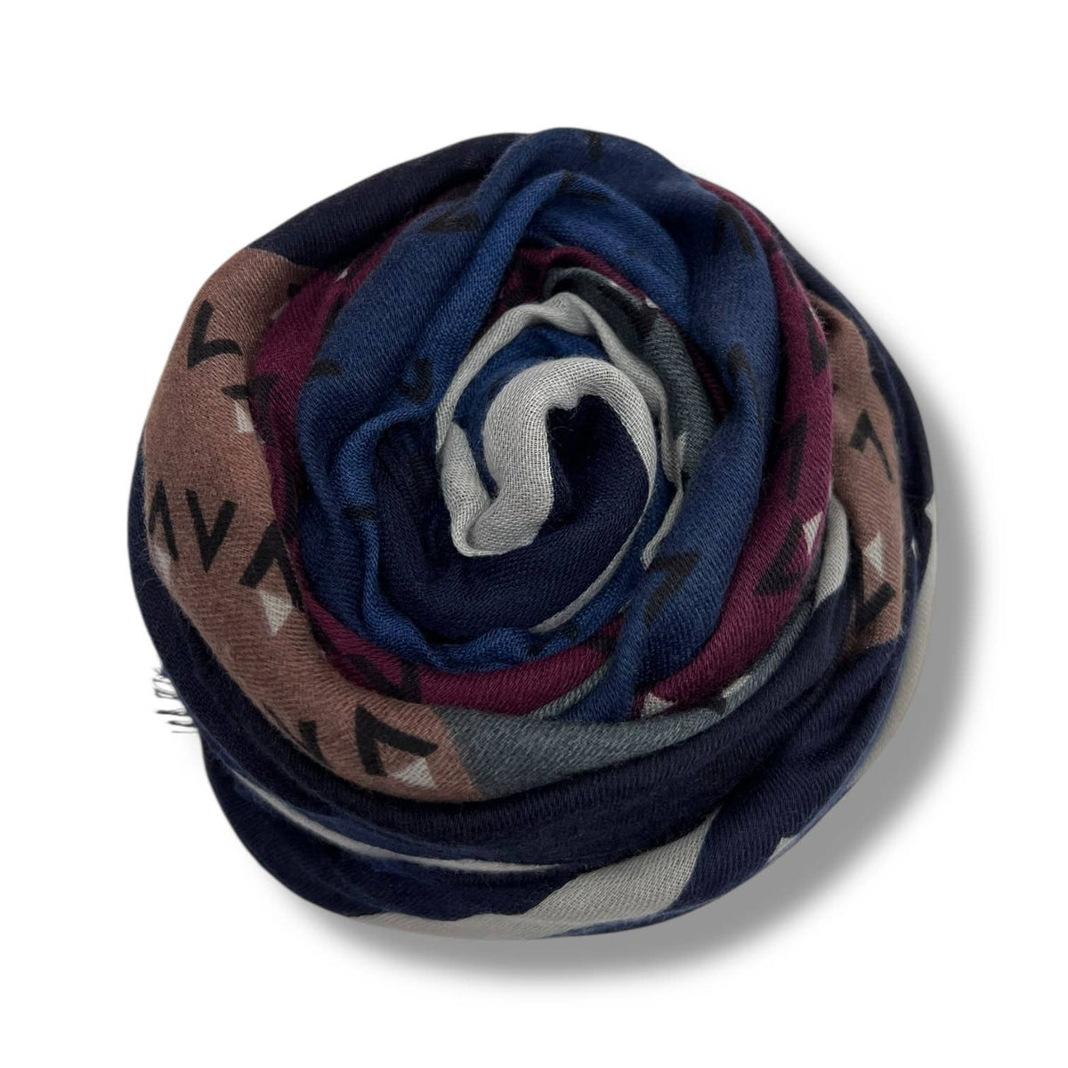 V shape pattern scarf