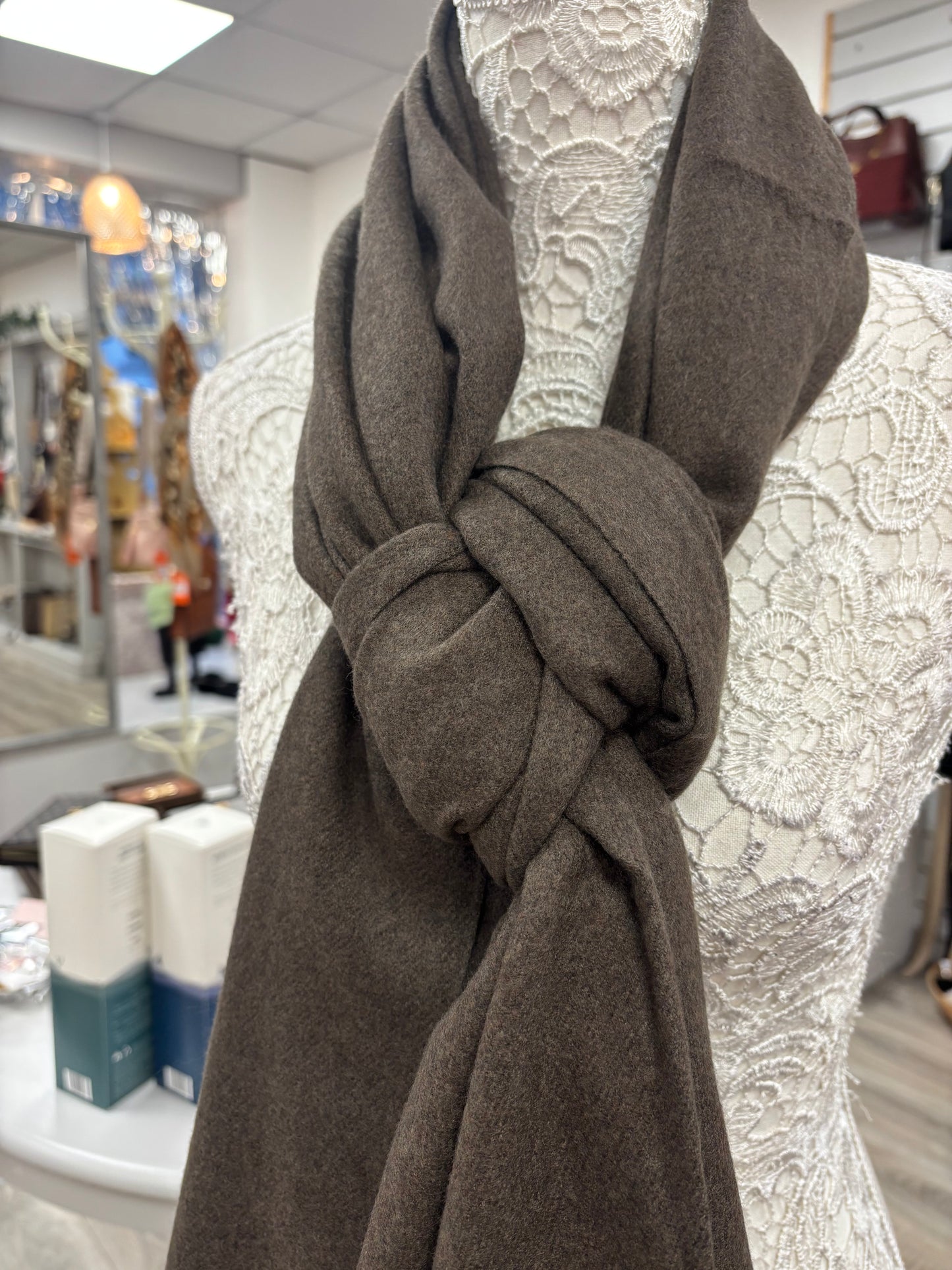 Savi plain tassel scarf