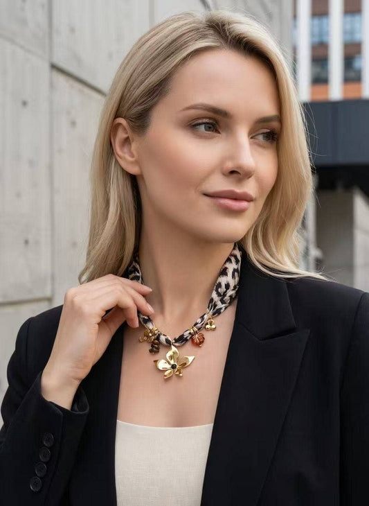 Kenza Leopard necklace in fabric and stainless steel, gold charms