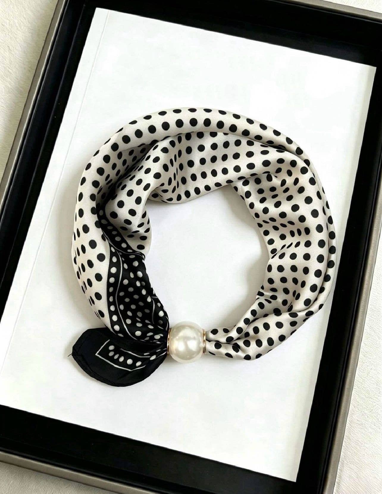 Chantelle dotty scarf