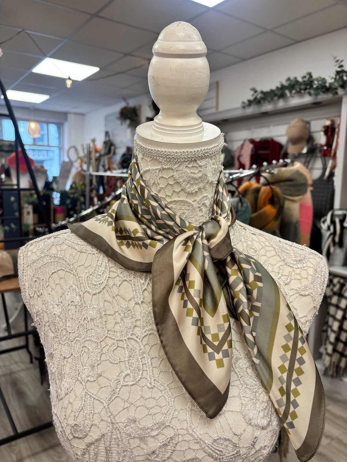 Gwen Green mix 70x70 scarf