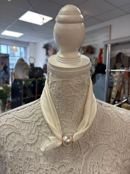 Billy cream pearl scarf