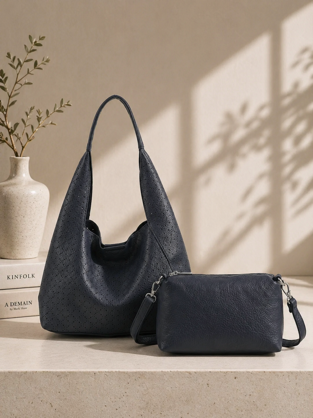 Aleah Hobo Bag in Bag