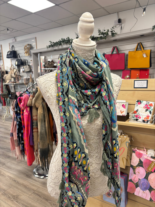 Tara tassle scarf