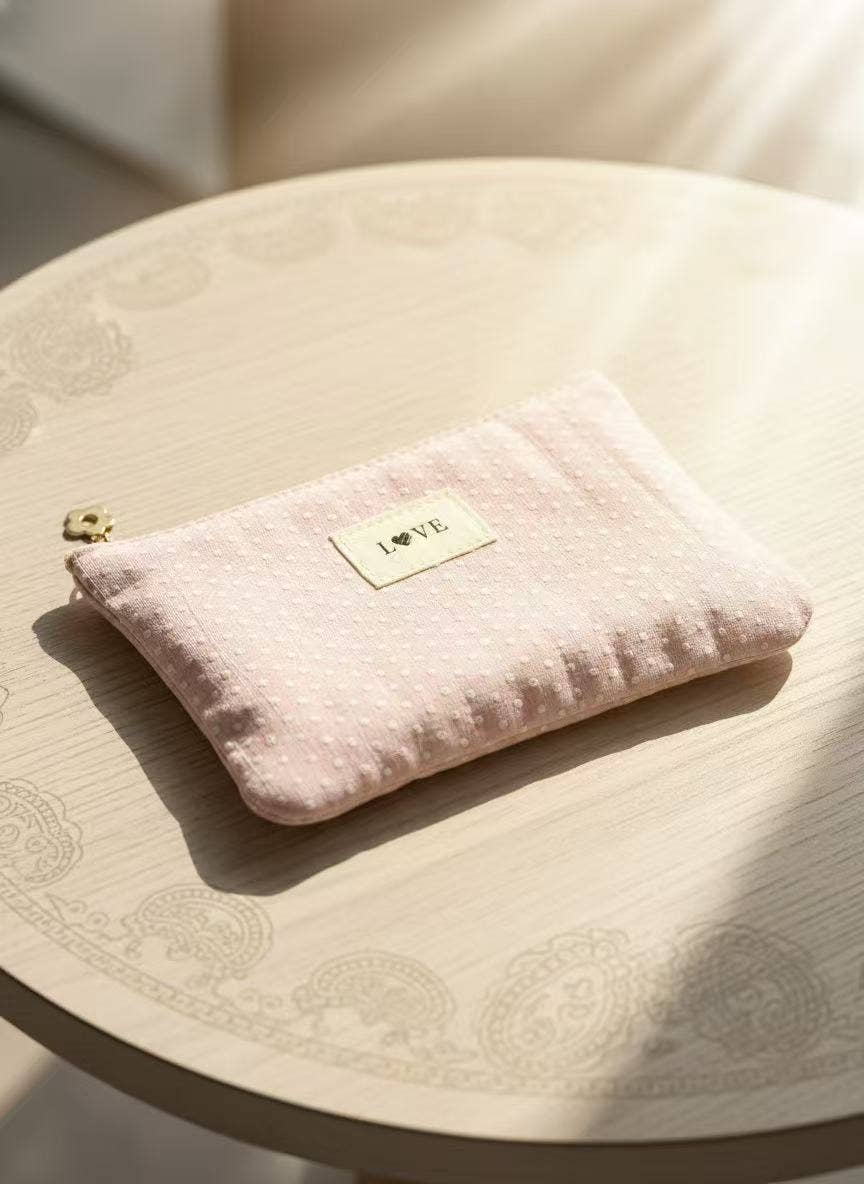 Love Quilted polka-dot toiletry pouch 14 x 20 cm
