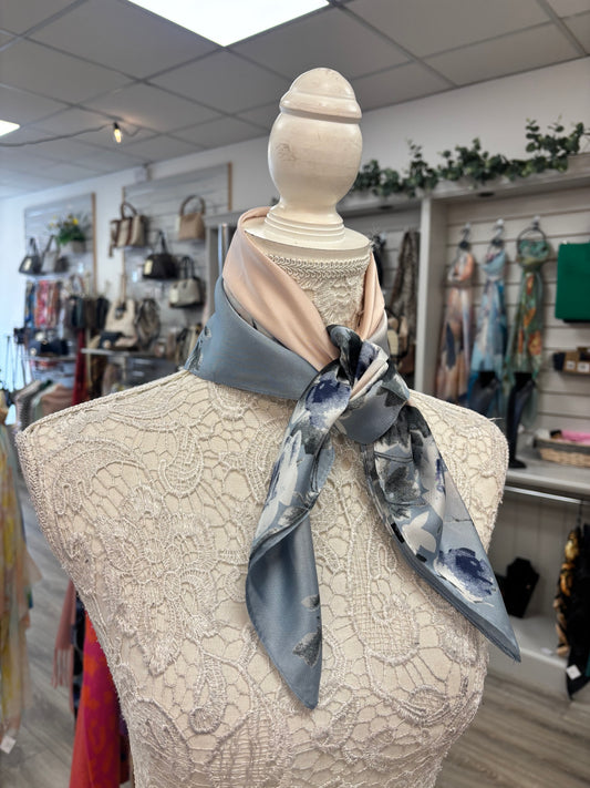 Reina neck scarf