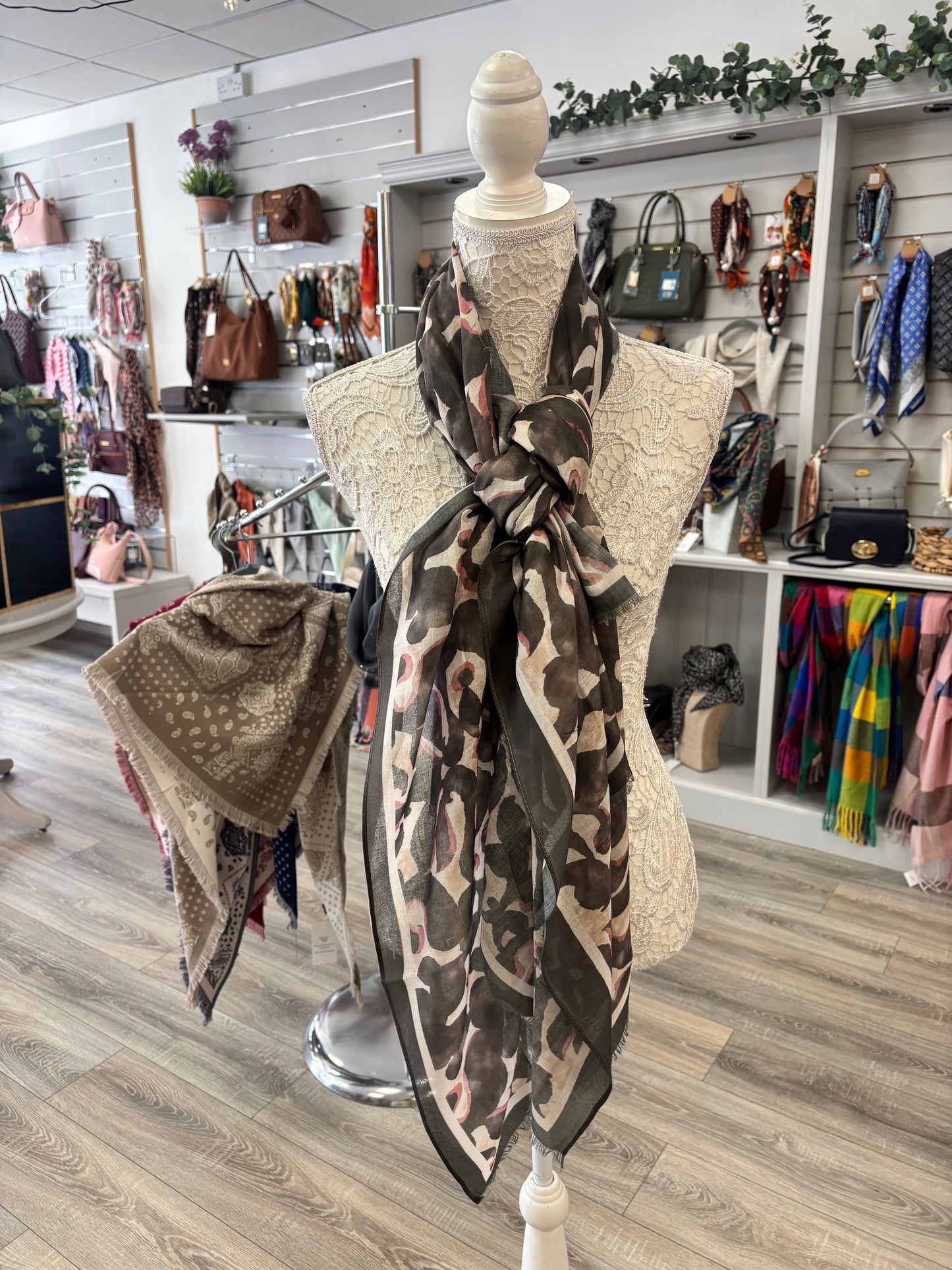 Alora Autumn light weight scarf