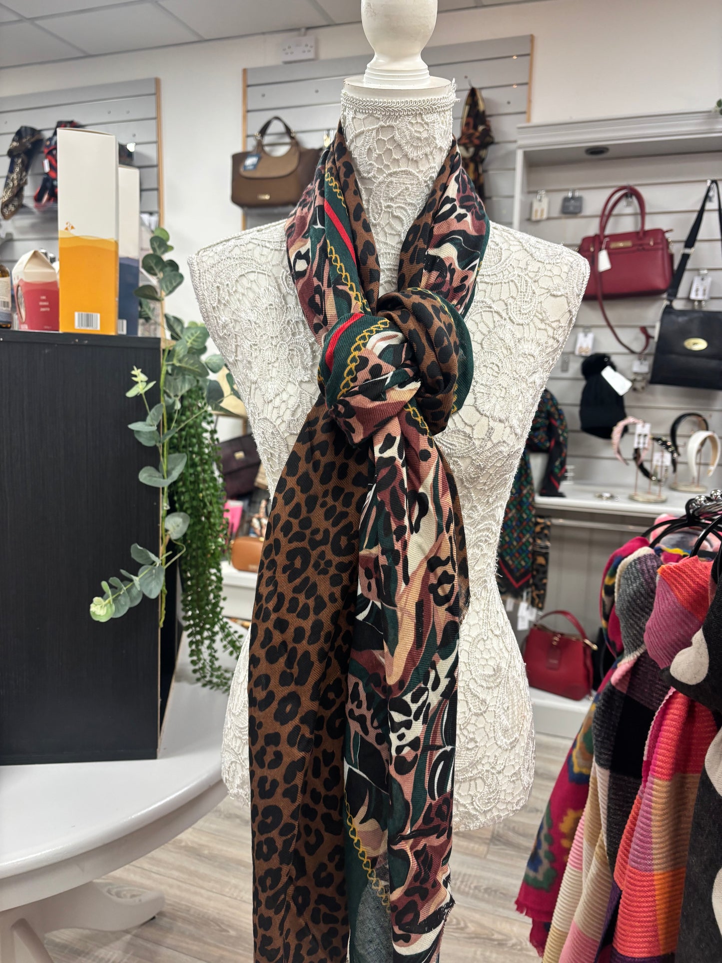 Mea modern print Scarf