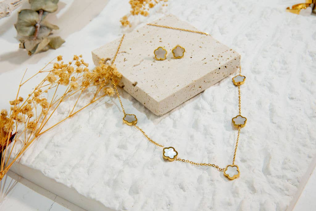 5 Petal Flower Stud Earring in Mother of Pearl