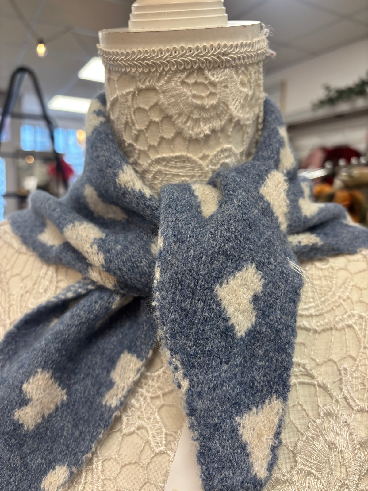 Pretty heart triangle knit