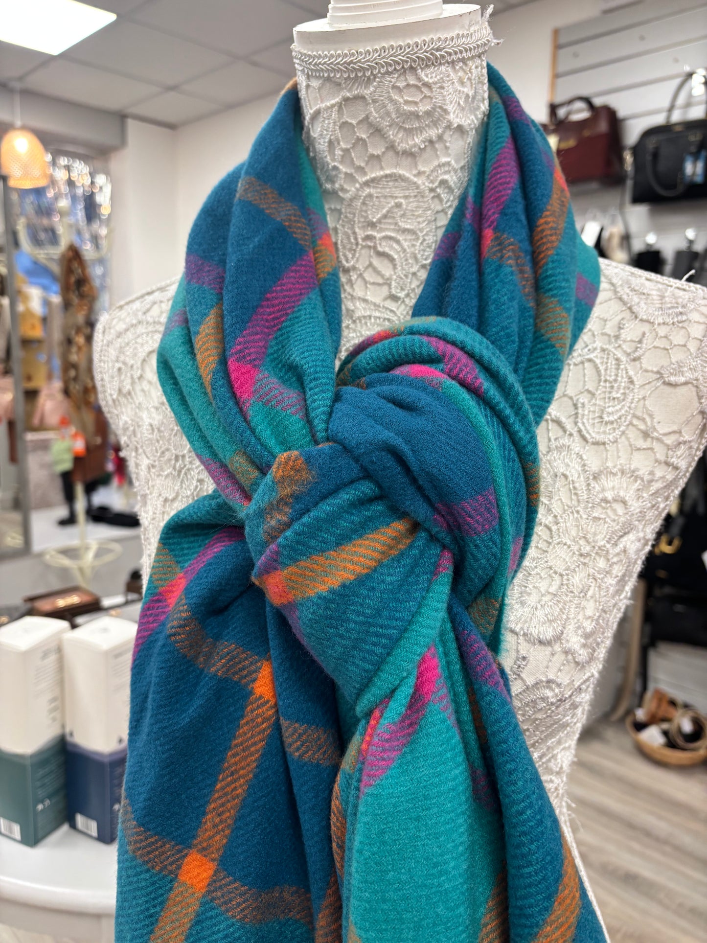 Alice soft checked scarf
