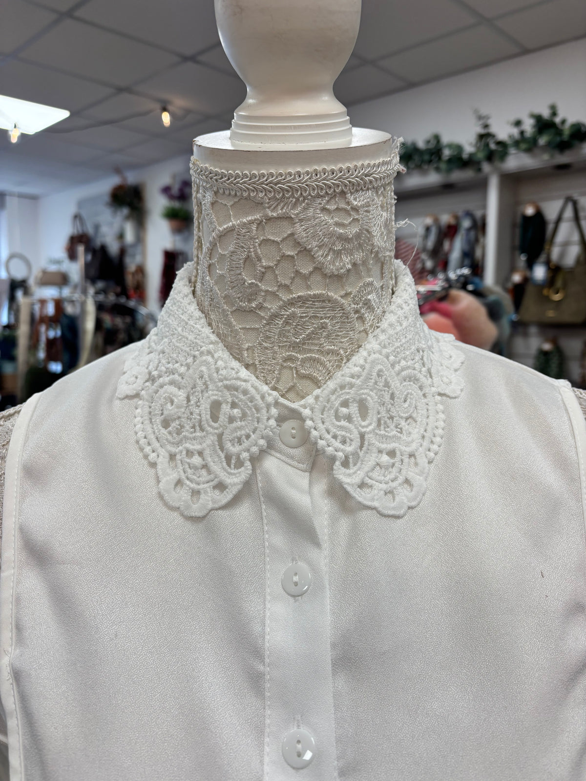 Rita lace mock collar