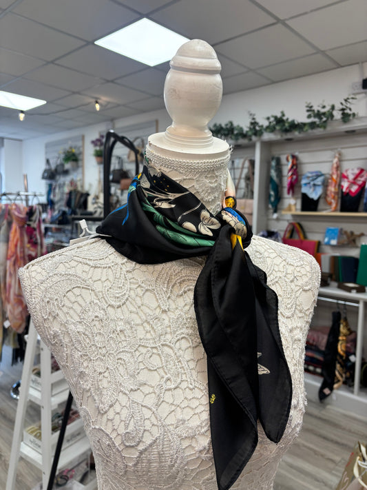 Fifi neck scarf
