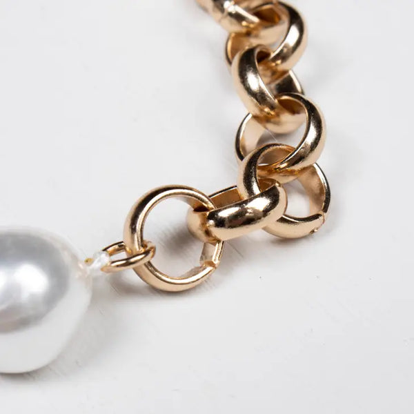Sadie Chunky Pearl Necklace