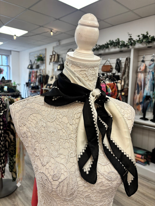 Mable monochrome neck scarf