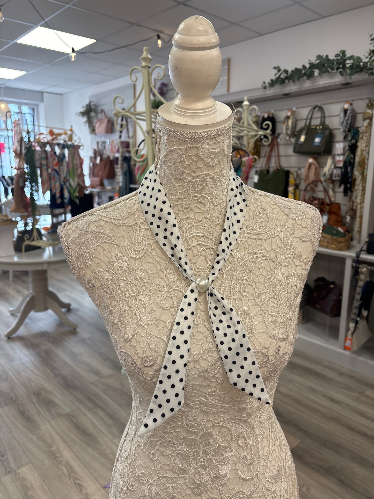 Dotty pull through neck tie