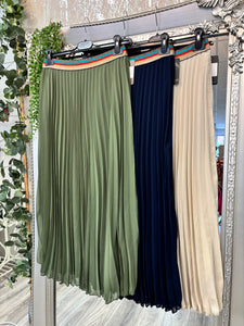 Kerry pleated skirt