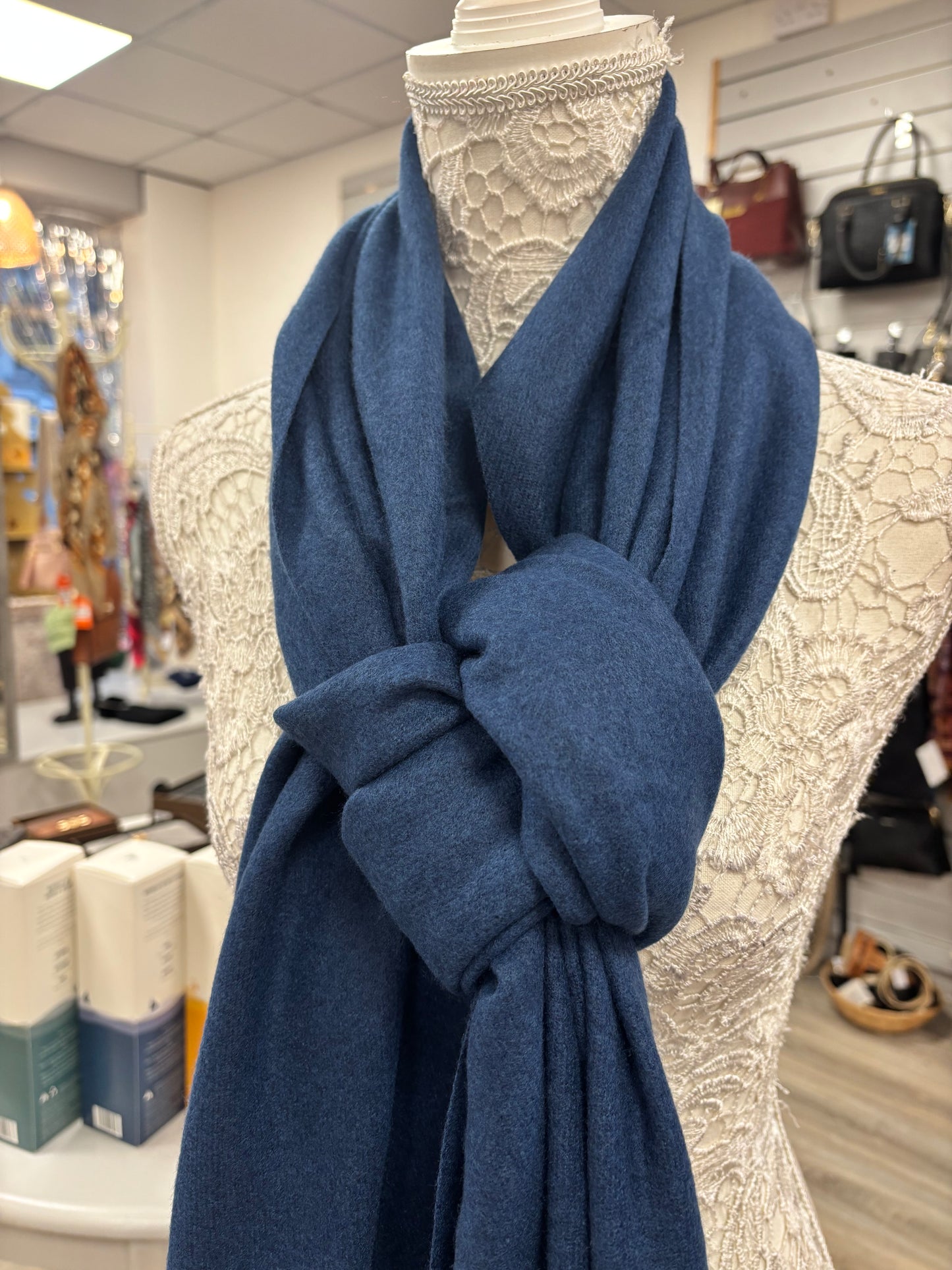 Savi plain tassel scarf