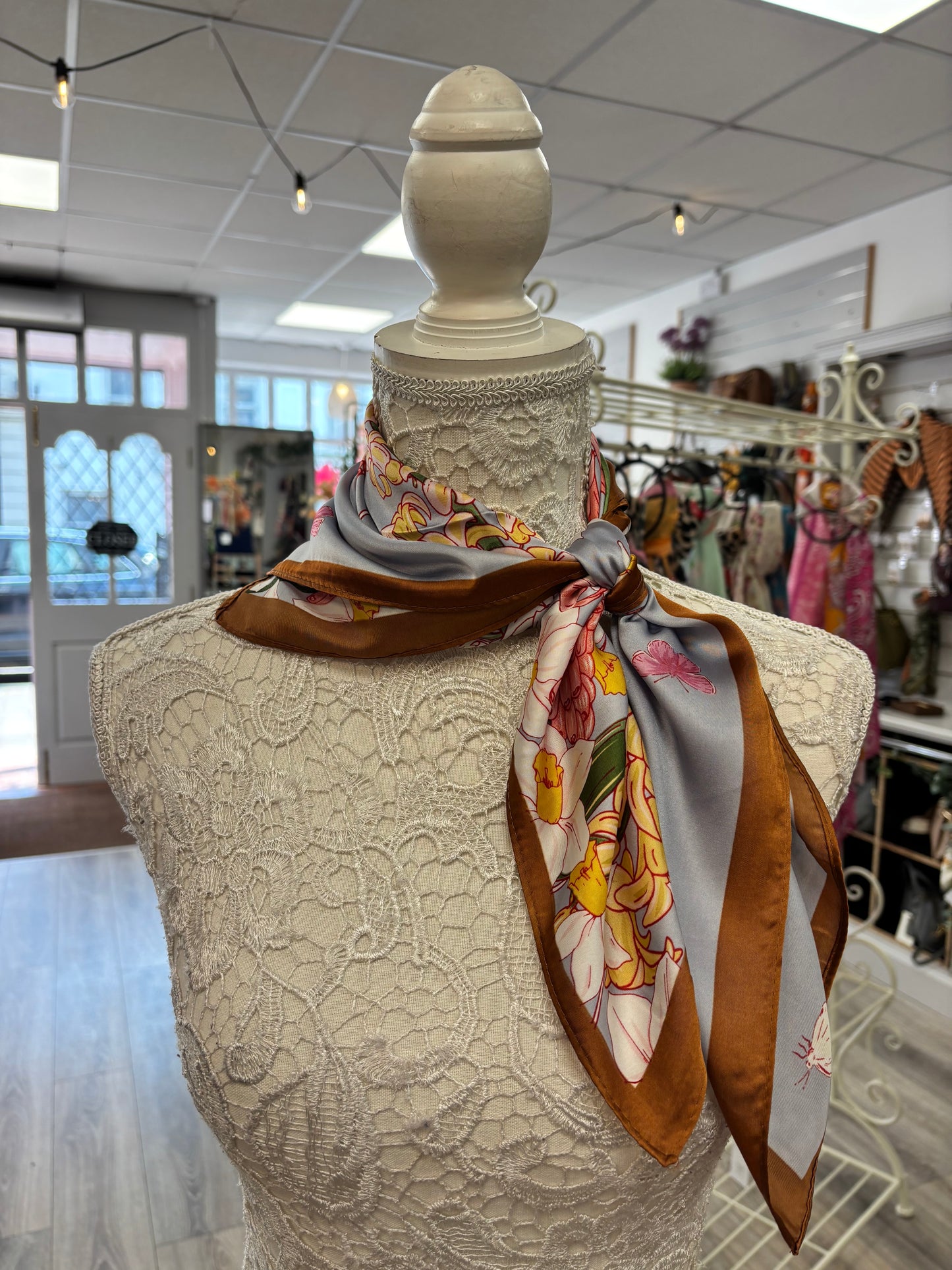 Beatrice neck scarf