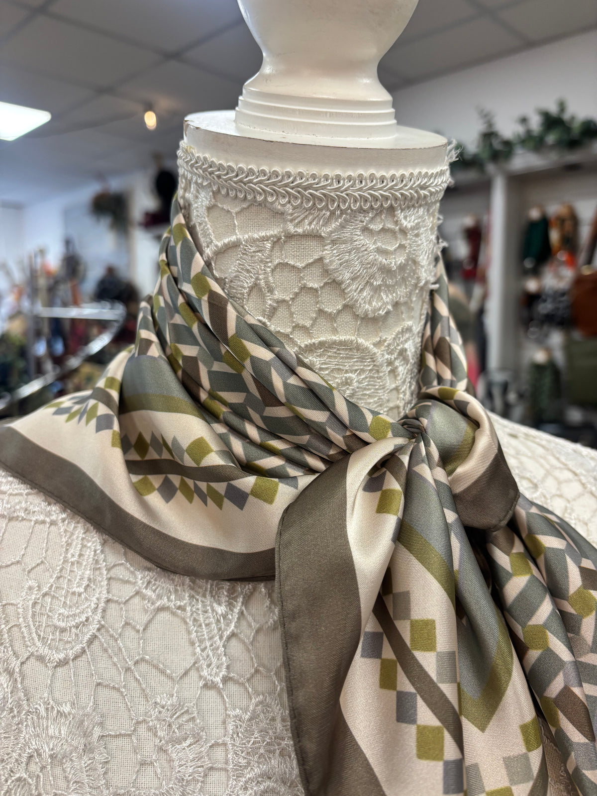 Gwen Green mix 70x70 scarf