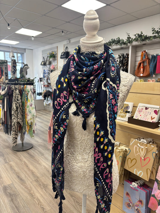 Emmi tassle scarf