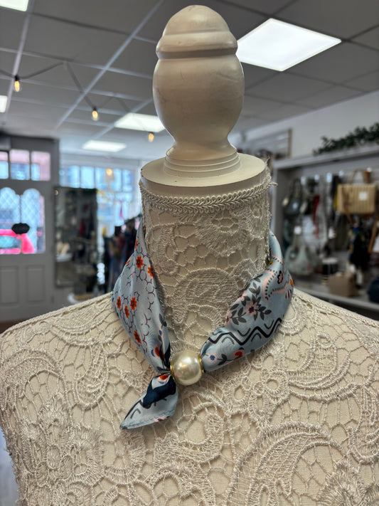 Zinia magnetic pearl scarf/necklace