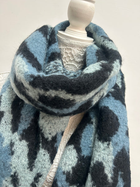 Camouflage Print Blanket Scarf - Blue